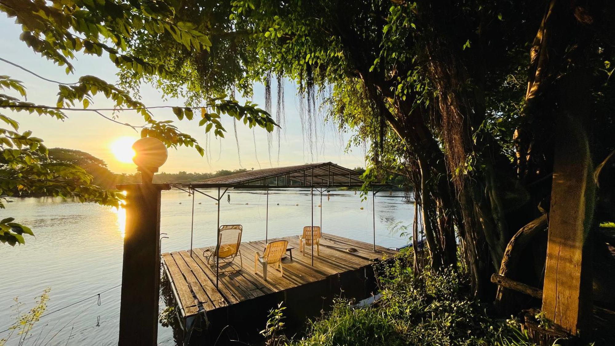 Moon River Resort Phimai エクステリア 写真