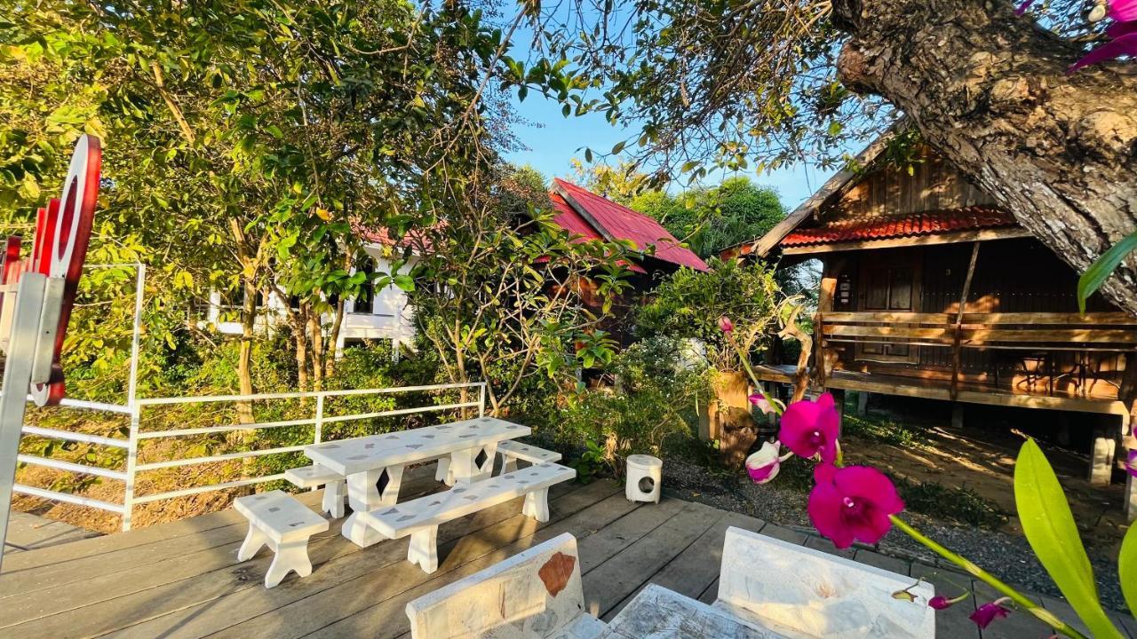 Moon River Resort Phimai エクステリア 写真