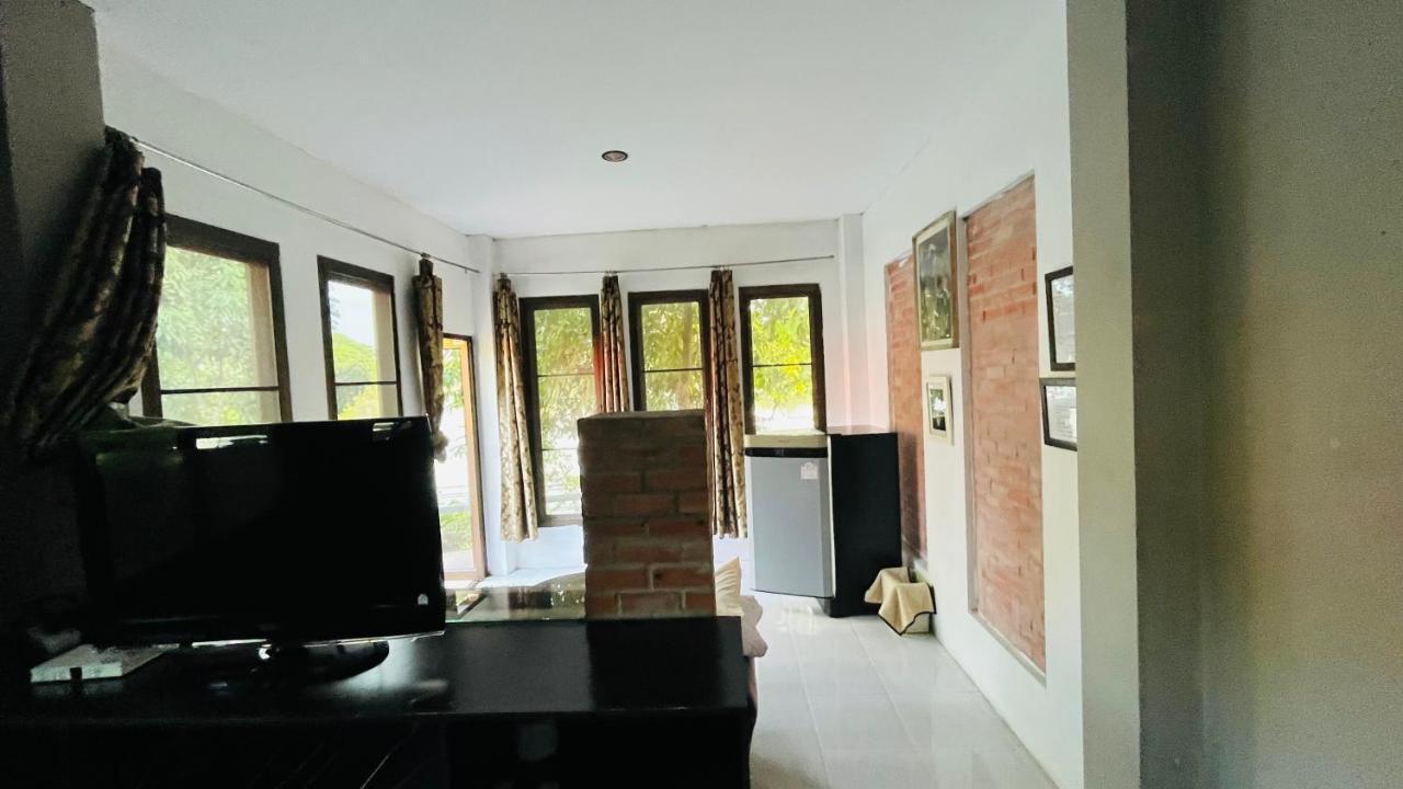 Moon River Resort Phimai エクステリア 写真