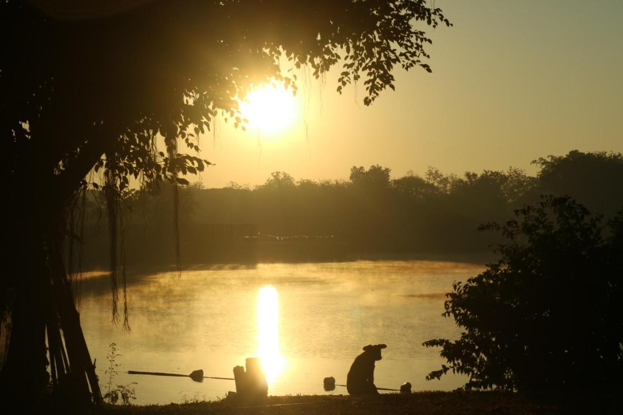 Moon River Resort Phimai エクステリア 写真